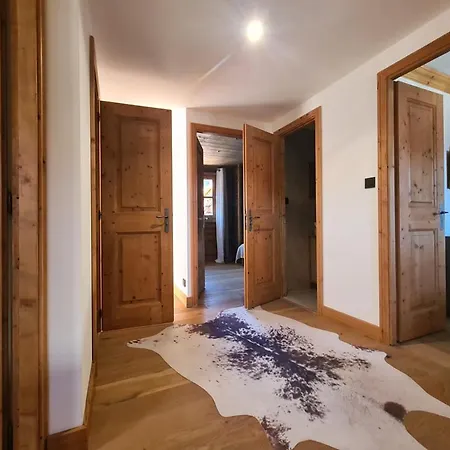Chalet La Louve, 1650- 15 Personnes Jacuzzi Et Hammam Pistes 70 M,commerces 50m Chalet