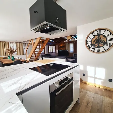 La Louve, 1650- 15 Personnes Jacuzzi Et Hammam Pistes 70 M,commerces 50m Chalé Courchevel