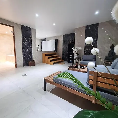 La Louve, 1650- 15 Personnes Jacuzzi Et Hammam Pistes 70 M,commerces 50m * Courchevel